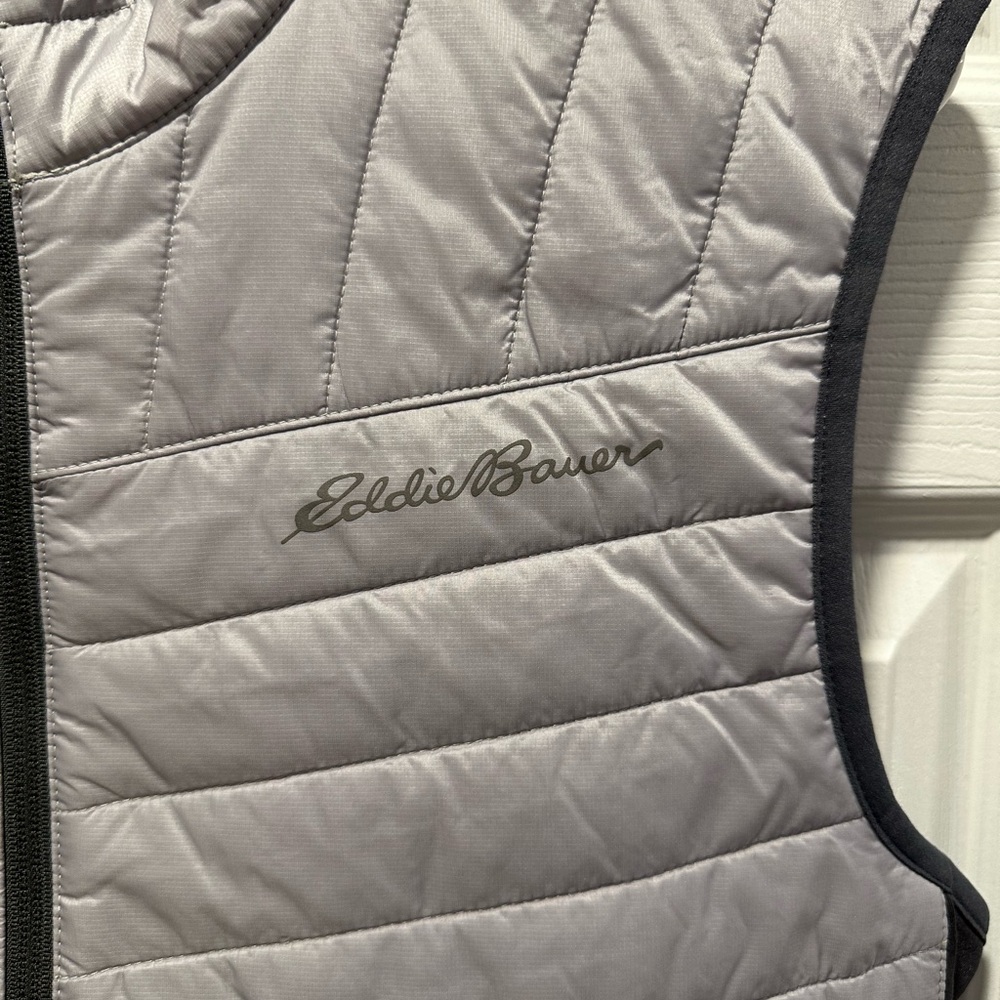 Eddie Bauer Vest - NWOT - Activewear - Size M - Grey - Picture 4 of 6